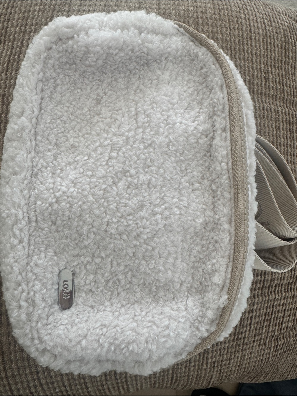 Lolë Unisex Convertible Fleece Belt Bag, Cream, NWOT